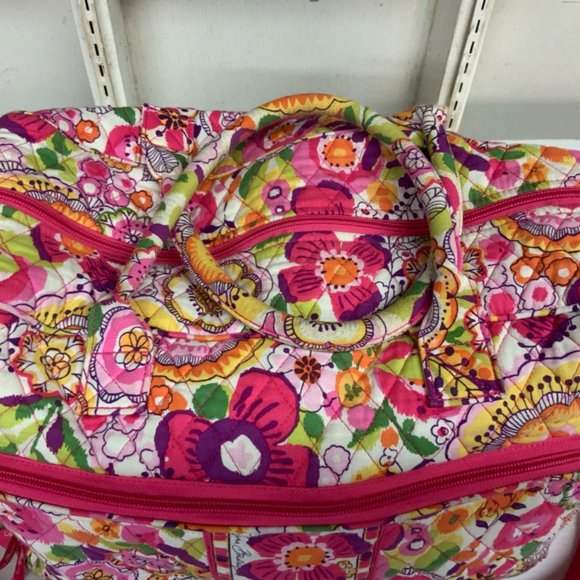 SOLD! VERA BRADLEY Large Travel Duffel Bag - Picture 10 of 12